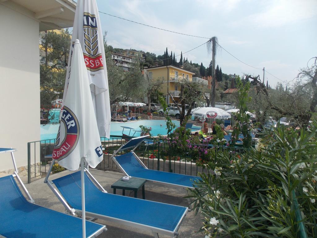 Hotel Internazionale Torri Del Benaco Exterior photo